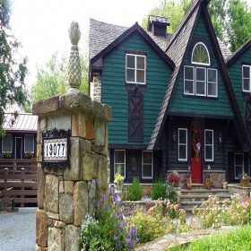 Stone Gables Bed & Breakfast logo